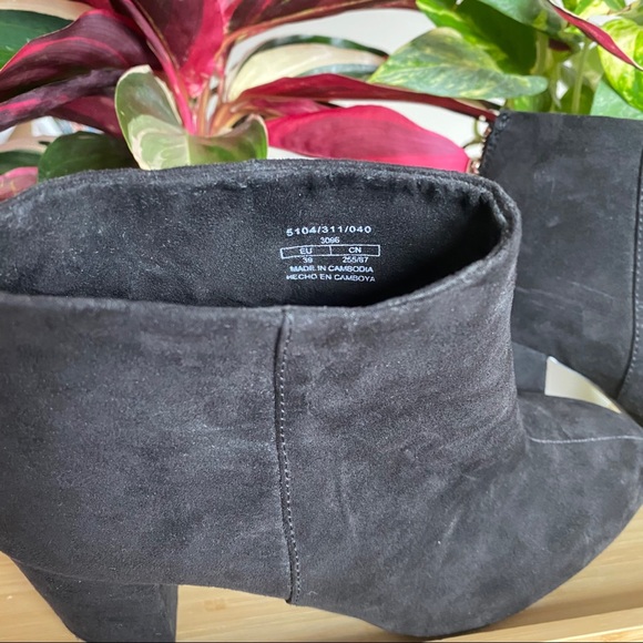Pull & Bear Faux Suede Black Ankle Booties - Picture 7 of 8